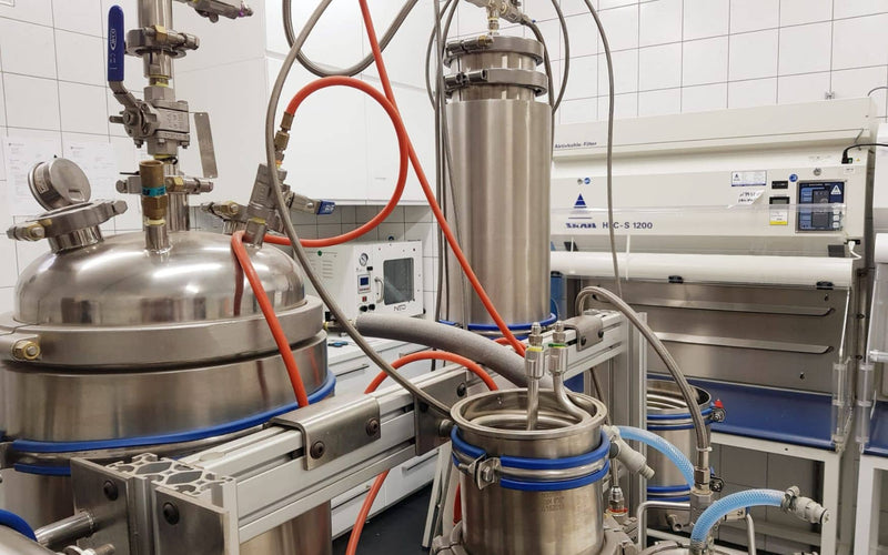 Oprema od nehrđajućeg čelika za obradu s jedinicama za filtraciju u laboratoriju Formula Swiss